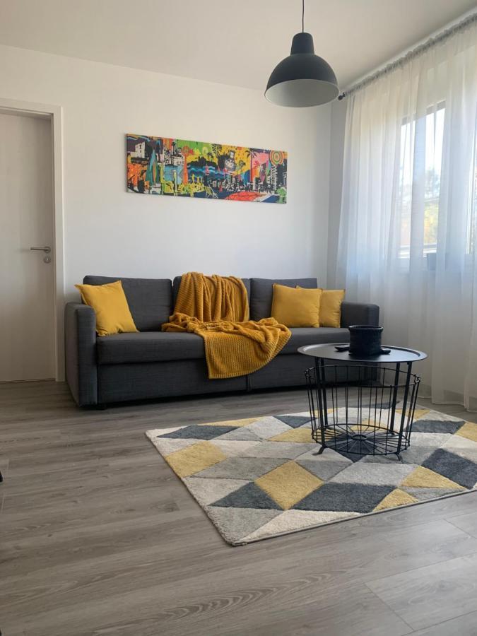 New Home Guest House เกอเดิลเลอ ภายนอก รูปภาพ
